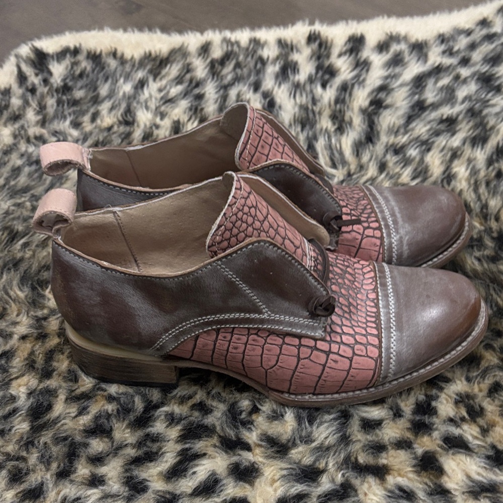 Freebird by Steven; Mabel Pink and Brown Women's Shoes - Picture 3 of 10